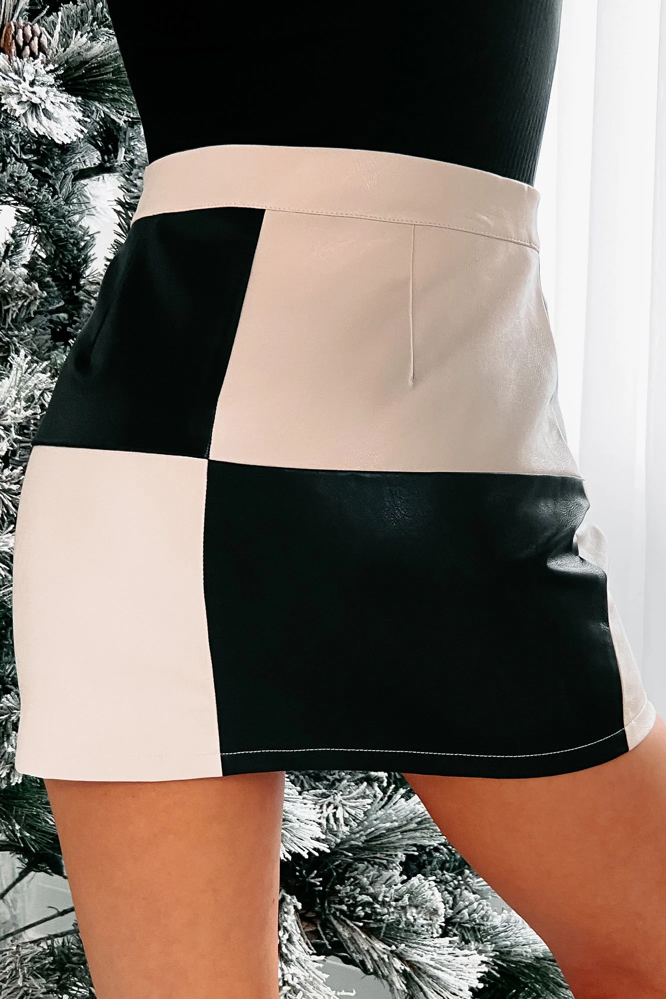Fashion Rewind Checkered Faux Leather Mini Skirt (Cream/Black)